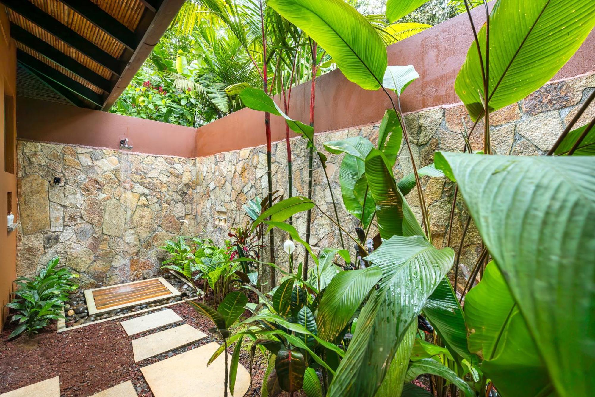 Hideaway Rio Celeste Hotel Бихагуа Екстериор снимка